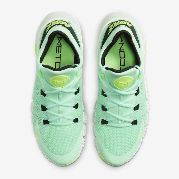 Nike Free Metcon 4 Sneakers - Picture 2 of 15